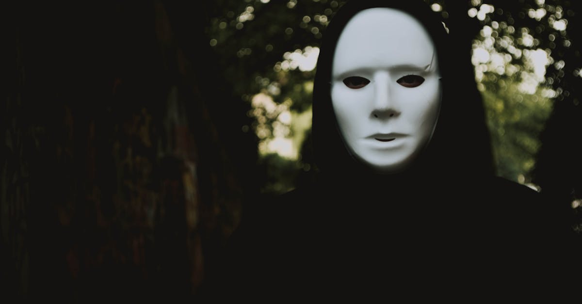 découvrez le cloaking, une technique avancée de référencement qui vise à masquer le contenu d'une page pour les moteurs de recherche tout en offrant une expérience différente aux utilisateurs. apprenez comment le cloaking peut influencer votre stratégie seo et les risques liés à son utilisation.