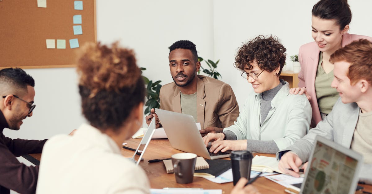découvrez des stratégies de communication efficaces pour améliorer vos interactions, renforcer vos relations et atteindre vos objectifs. apprenez à adapter votre message selon votre public et à utiliser divers outils pour une communication impactante.