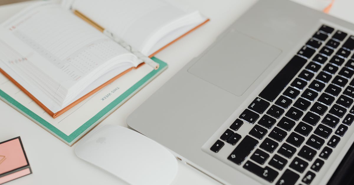 découvrez notre solution de poste de travail ergonomique pour améliorer votre confort et votre productivité au bureau. optimisez votre espace de travail avec des meubles ajustables et des accessoires conçus pour soutenir votre posture.