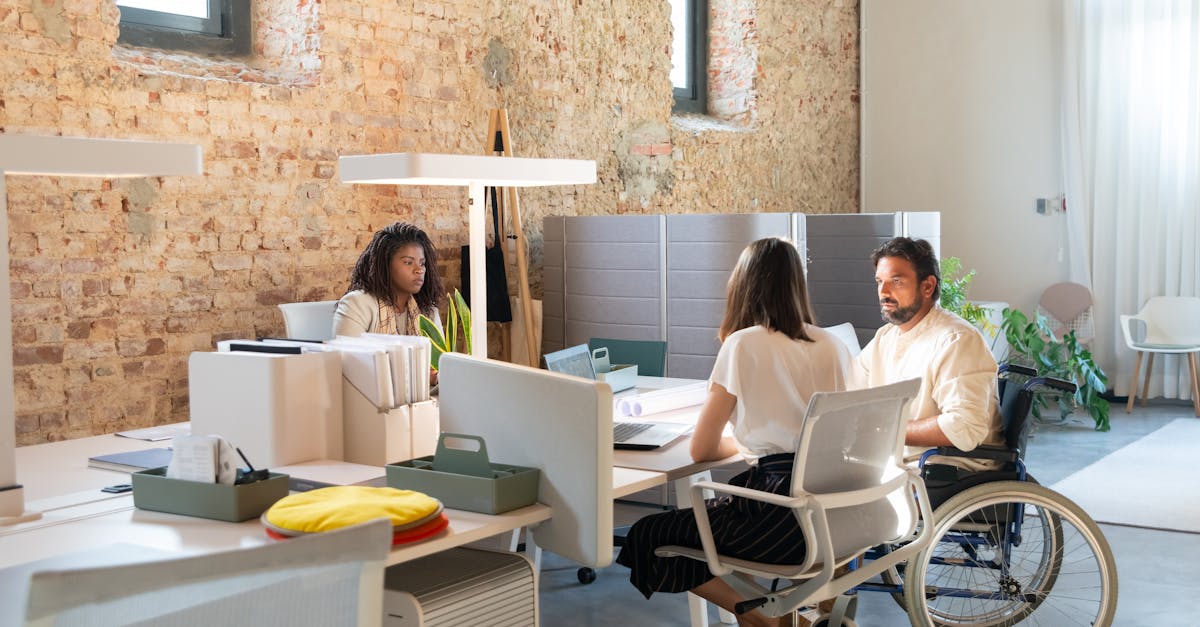 découvrez l'importance du design inclusif, une approche qui vise à créer des produits et des environnements accessibles à tous, quelles que soient les capacités ou les besoins. explorez comment cette philosophie améliore l'expérience utilisateur et favorise l'égalité dans le monde du design.