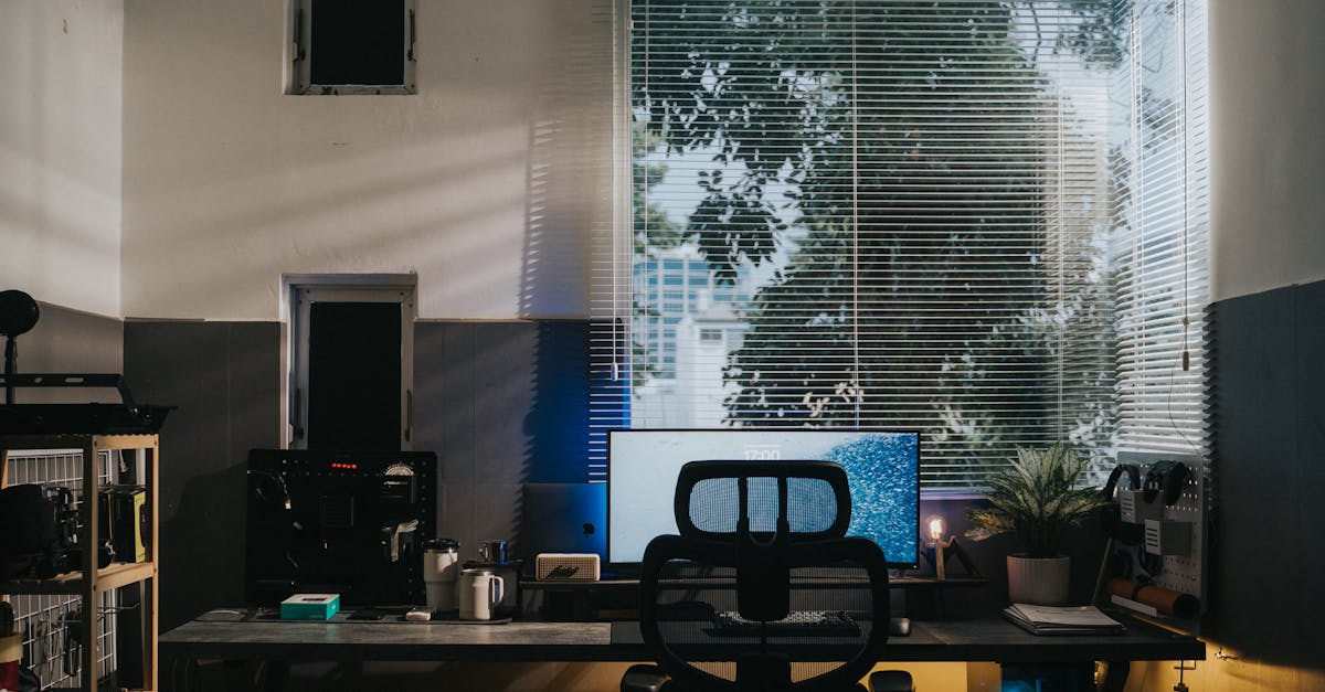 découvrez comment les ergonomies proactives transforment votre environnement de travail en améliorant le confort, la productivité et le bien-être. adoptez des solutions adaptées pour prévenir les troubles musculo-squelettiques et optimiser vos performances.